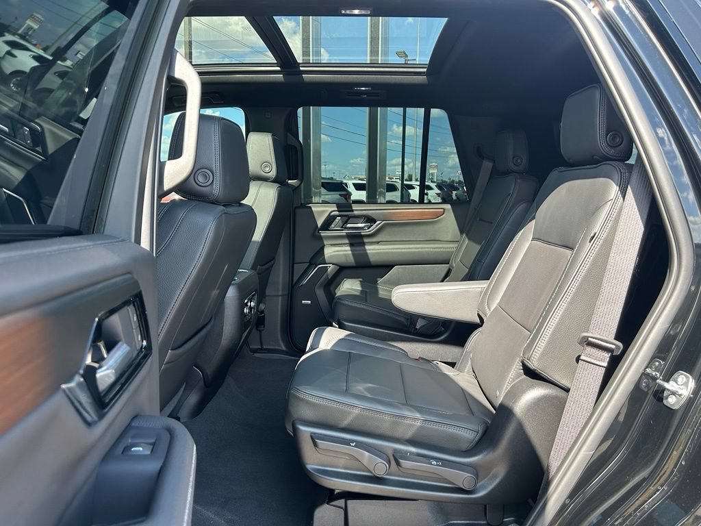 Used 2026 GMC Yukon Denali w/ Sun & Power Step Package AWD/4WD image 16