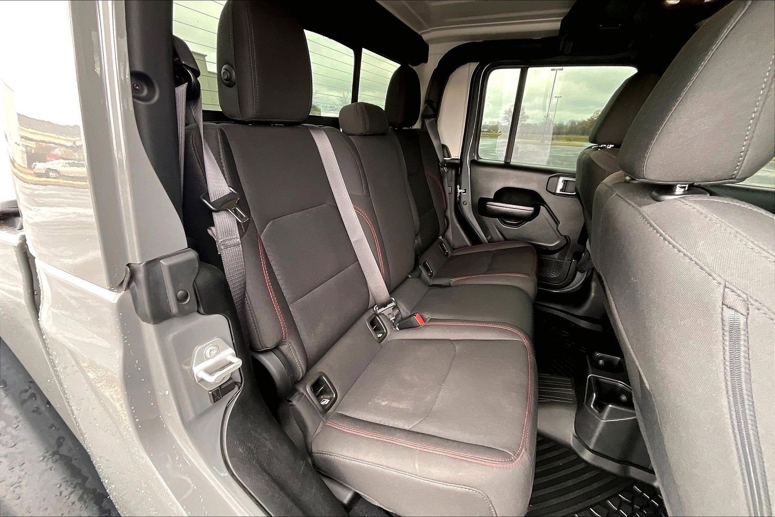 Used 2023 Jeep Gladiator Rubicon image 16