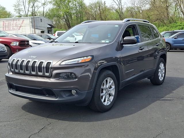 Used 2018 Jeep Cherokee Latitude Plus AWD/4WD image 6