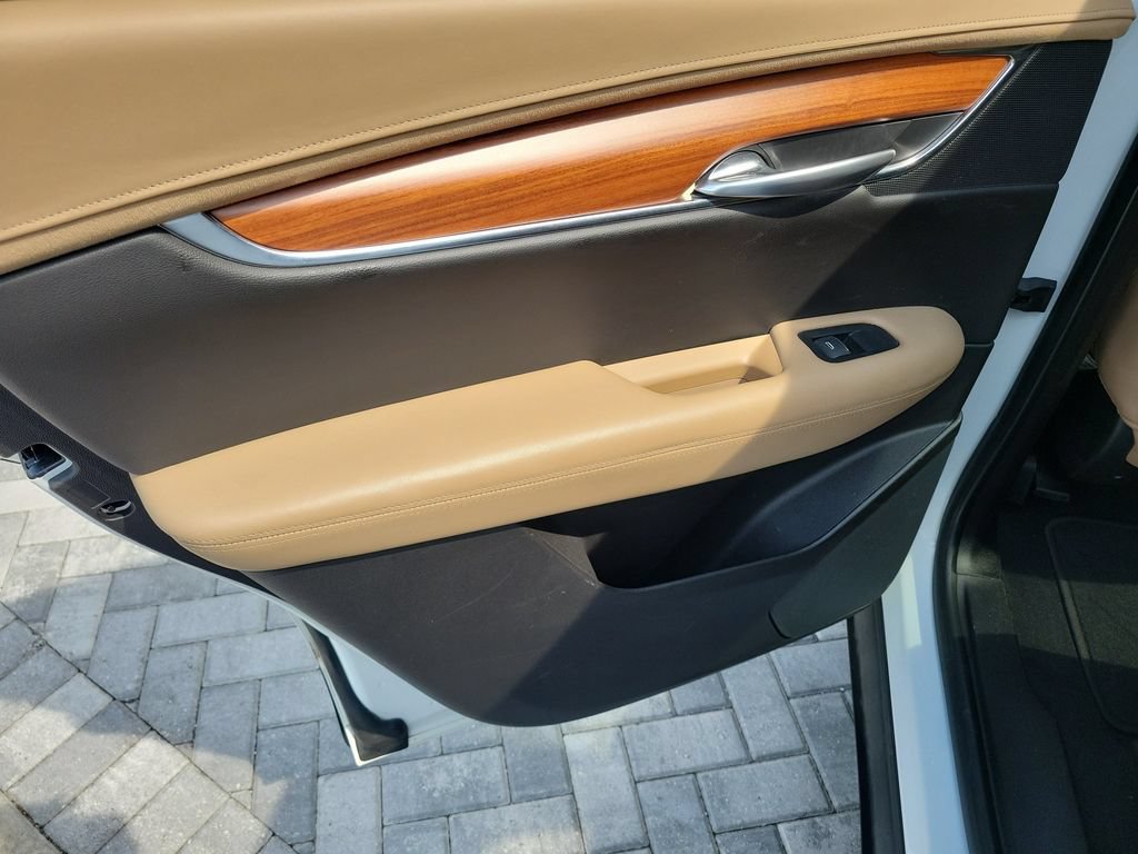 Used 2019 Cadillac XT5 Platinum AWD/4WD image 22