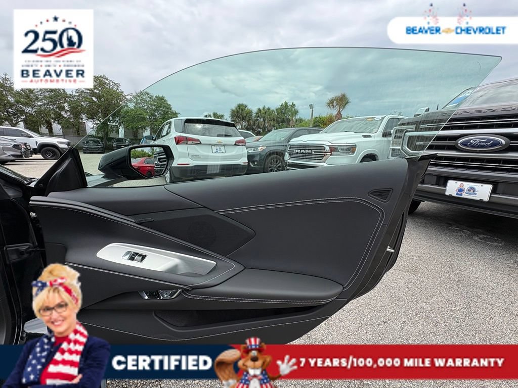 Used 2025 Chevrolet Corvette Z06 RWD image 29