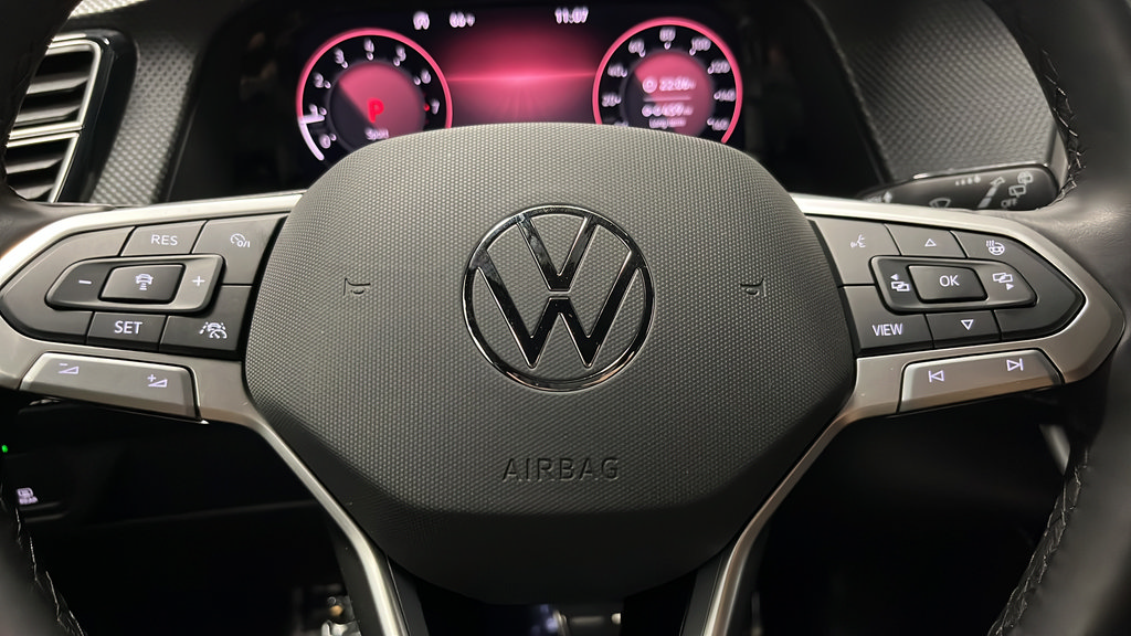 Used 2024 Volkswagen Atlas Cross Sport SEL R-Line AWD/4WD image 16