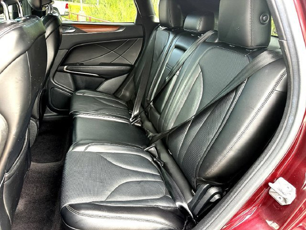 Used 2017 Lincoln MKC Reserve FWD image 18