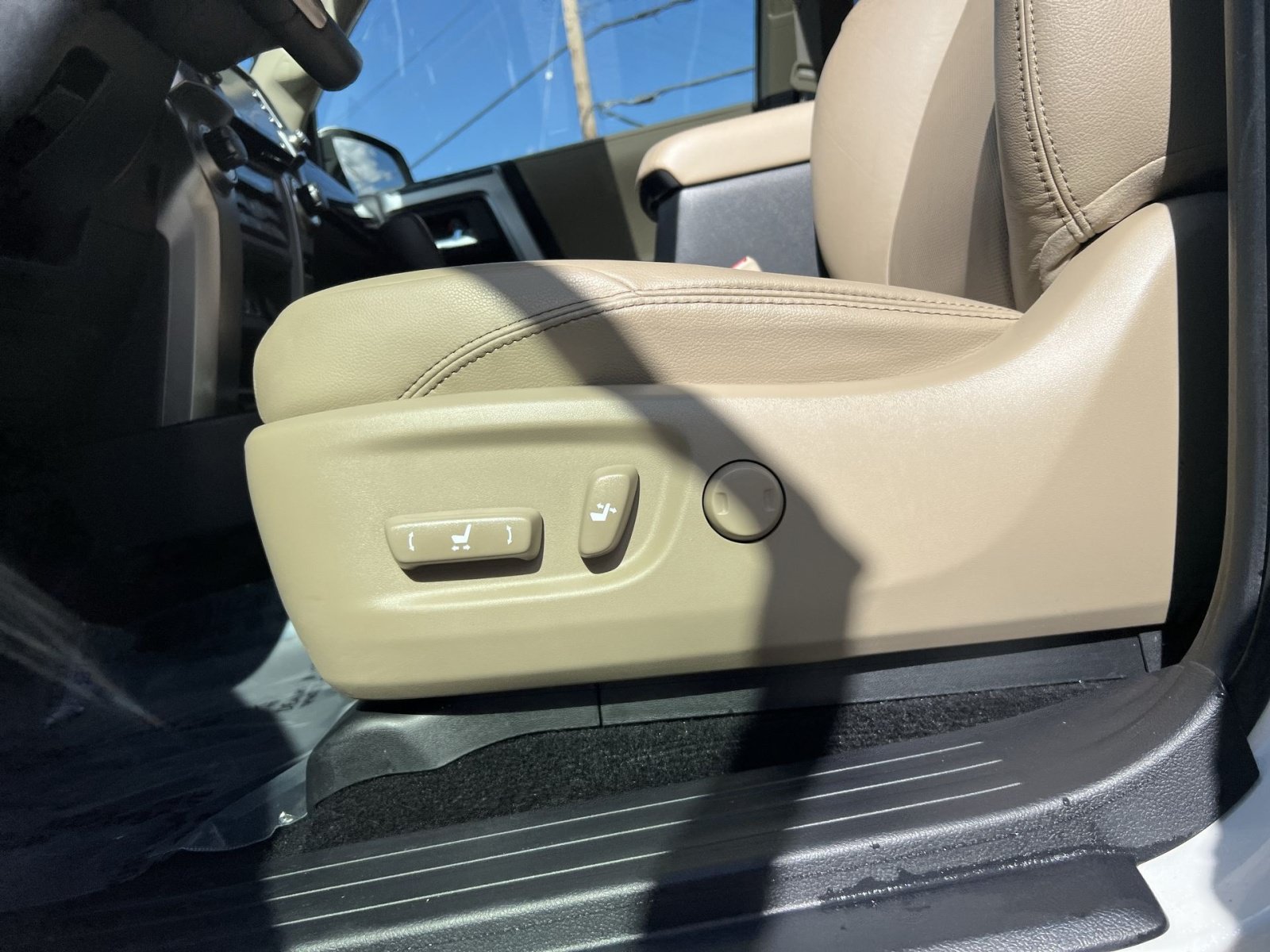 Used 2023 Toyota 4Runner Limited AWD/4WD image 14