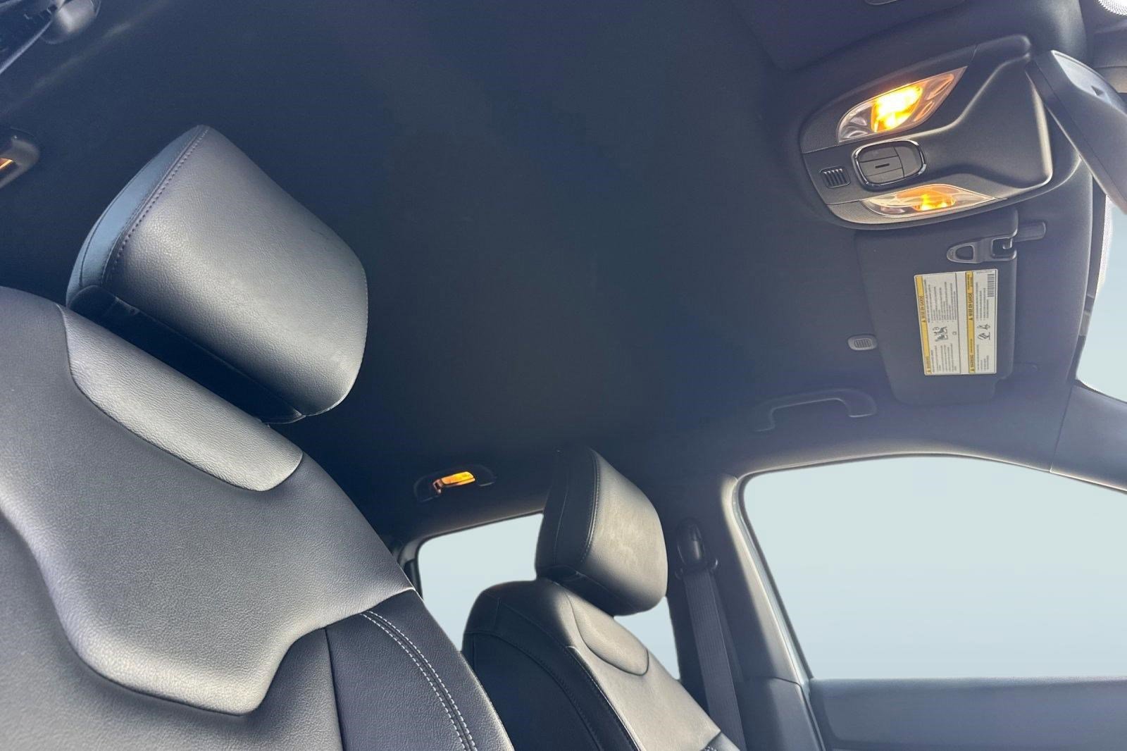 Used 2025 Jeep Compass Limited image 26