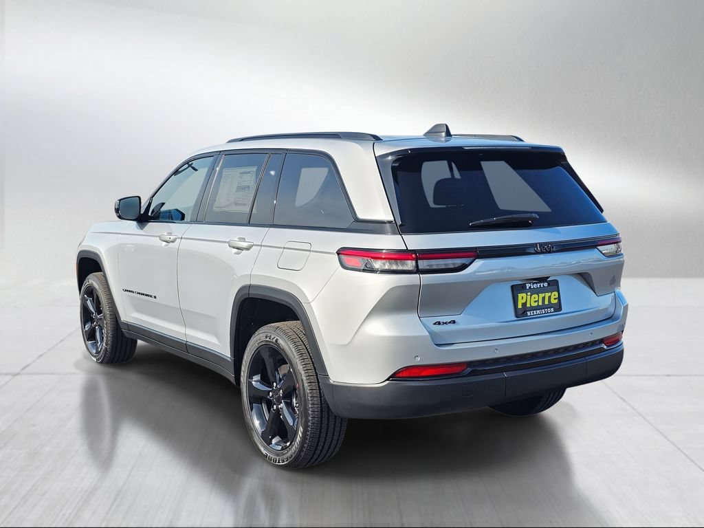 New 2025 Jeep Grand Cherokee Altitude AWD/4WD image 4