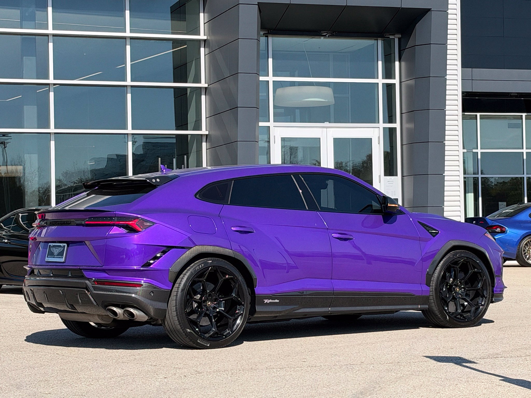 Used 2023 Lamborghini Urus Performante AWD/4WD image 3