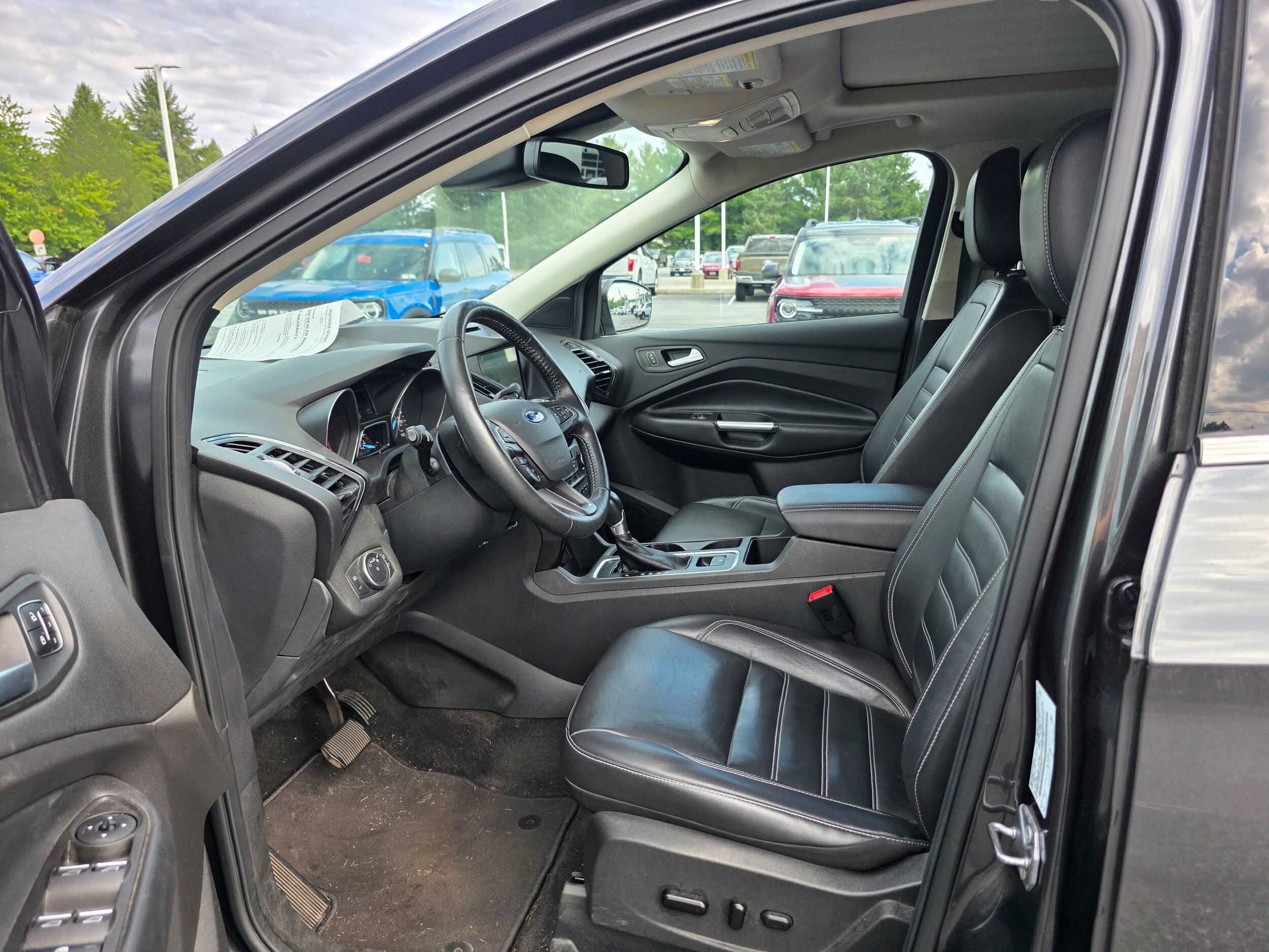 Used 2018 Ford Escape Titanium w/ Ford Safe & Smart Package AWD/4WD image 17