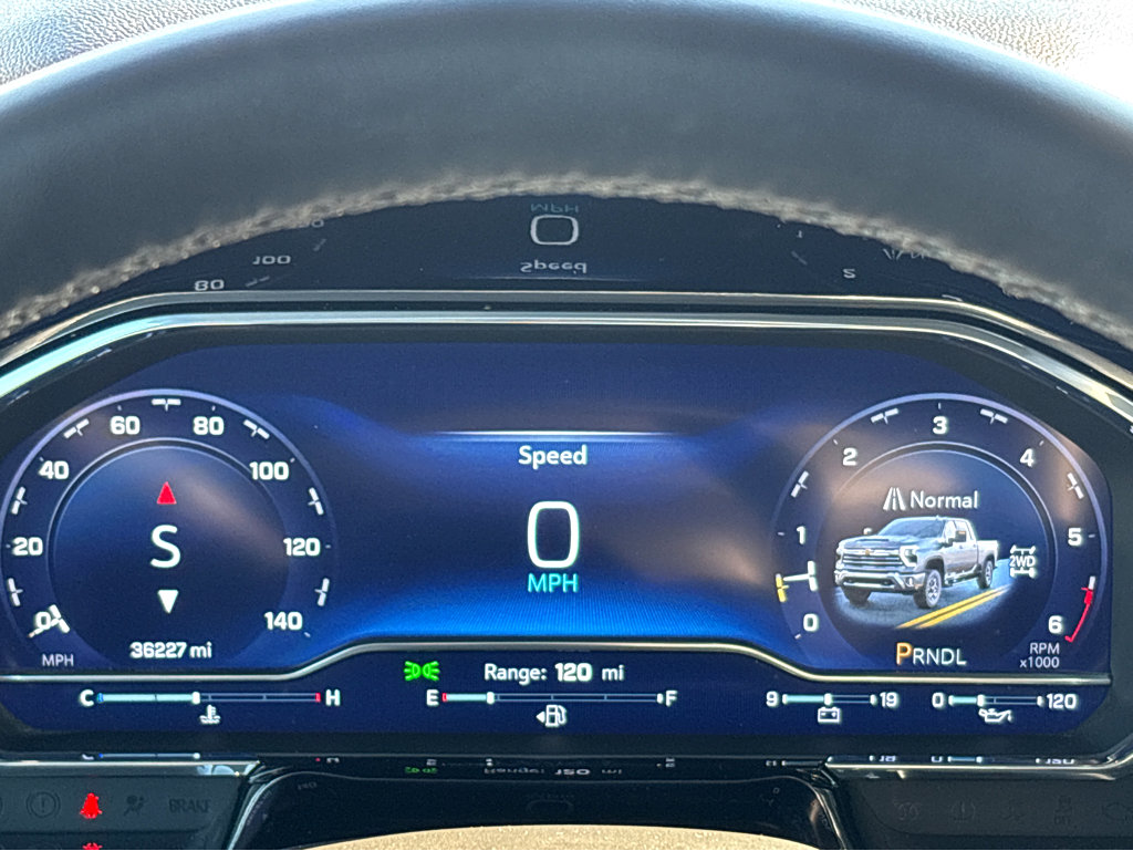 Used 2024 Chevrolet Silverado 2500 LT w/ Convenience Package image 5