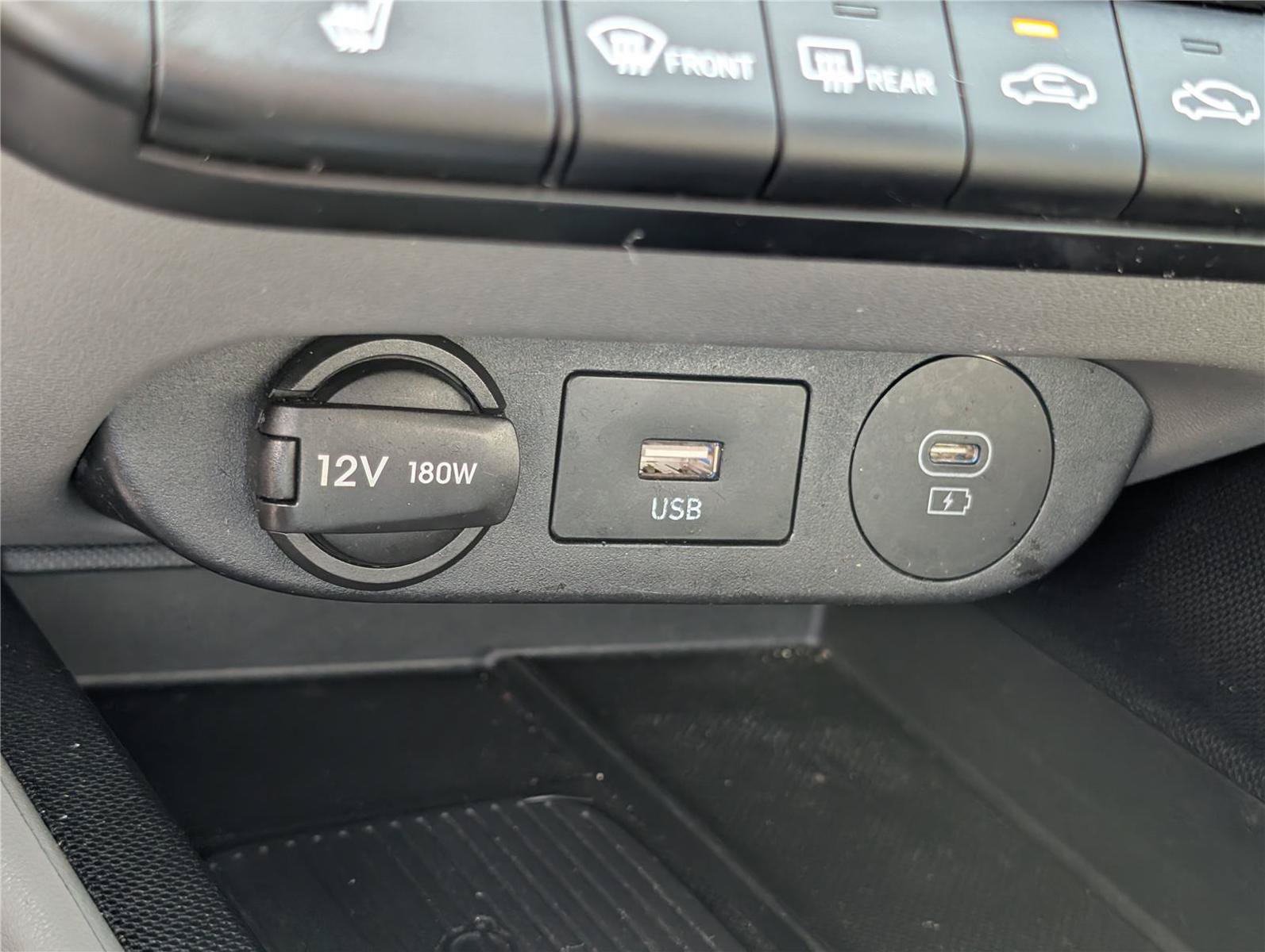Used 2024 Hyundai Elantra SEL w/ Convenience Package FWD image 23