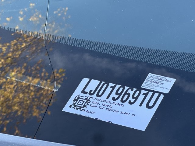 Used 2020 Toyota RAV4 XLE Premium FWD image 36