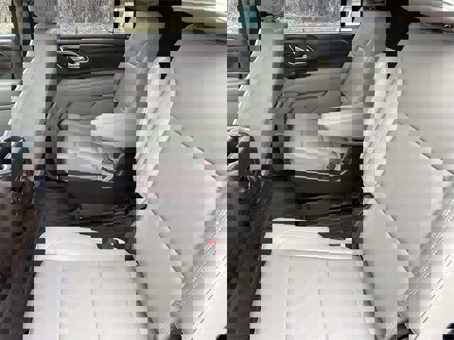 Used 2022 Chevrolet Suburban Z71 w/ Luxury Package image 19