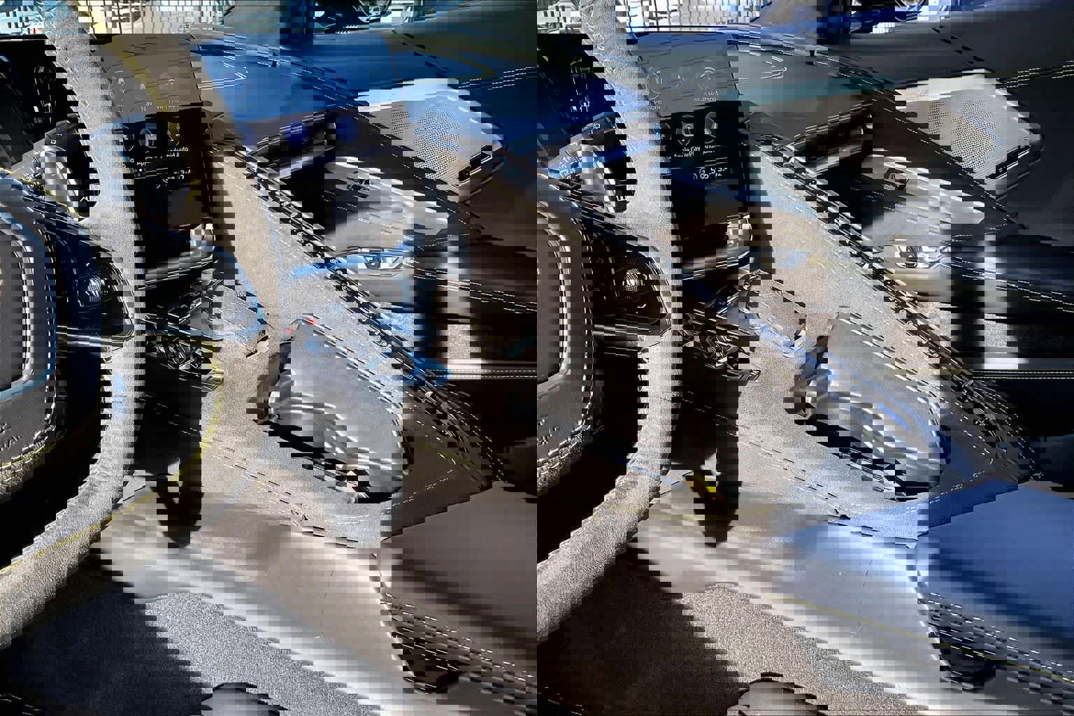 Used 2022 Chevrolet Corvette Stingray Premium Conv w/ Z51 Performance Package image 18