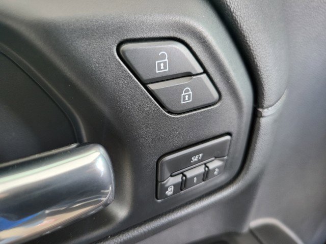 Used 2019 Chevrolet Silverado 1500 High Country w/ Technology Package image 19