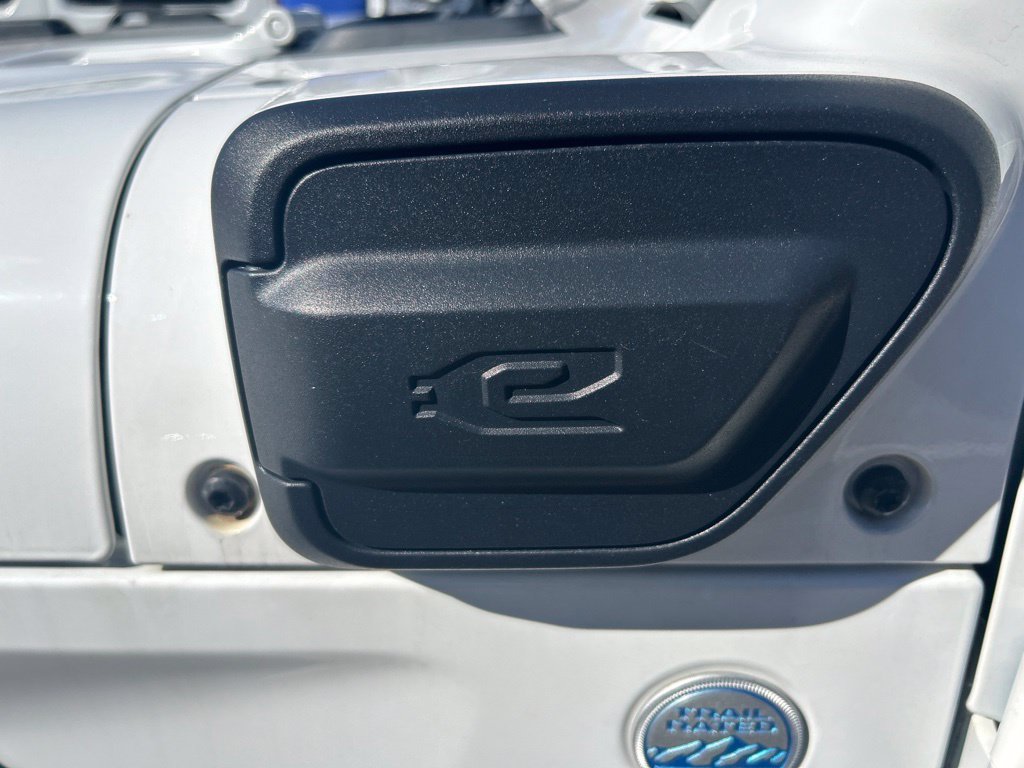 Used 2023 Jeep Wrangler Unlimited Sahara w/ Cold Weather Group AWD/4WD image 8