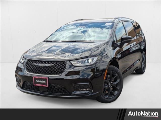 New 2026 Chrysler Pacifica Limited image 1