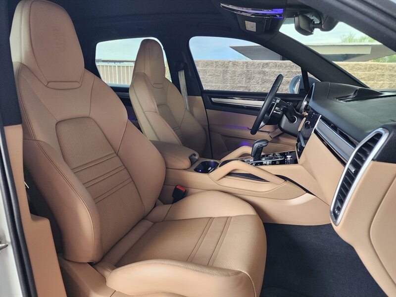 Used 2022 Porsche Cayenne Platinum Edition AWD/4WD image 65