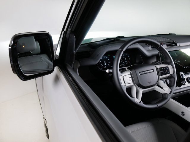 New 2026 Land Rover Defender 110 X-Dynamic SE AWD/4WD image 24
