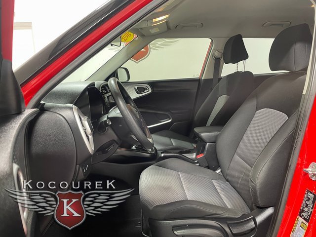 Used 2023 Kia Soul LX w/ LX Technology Package image 11