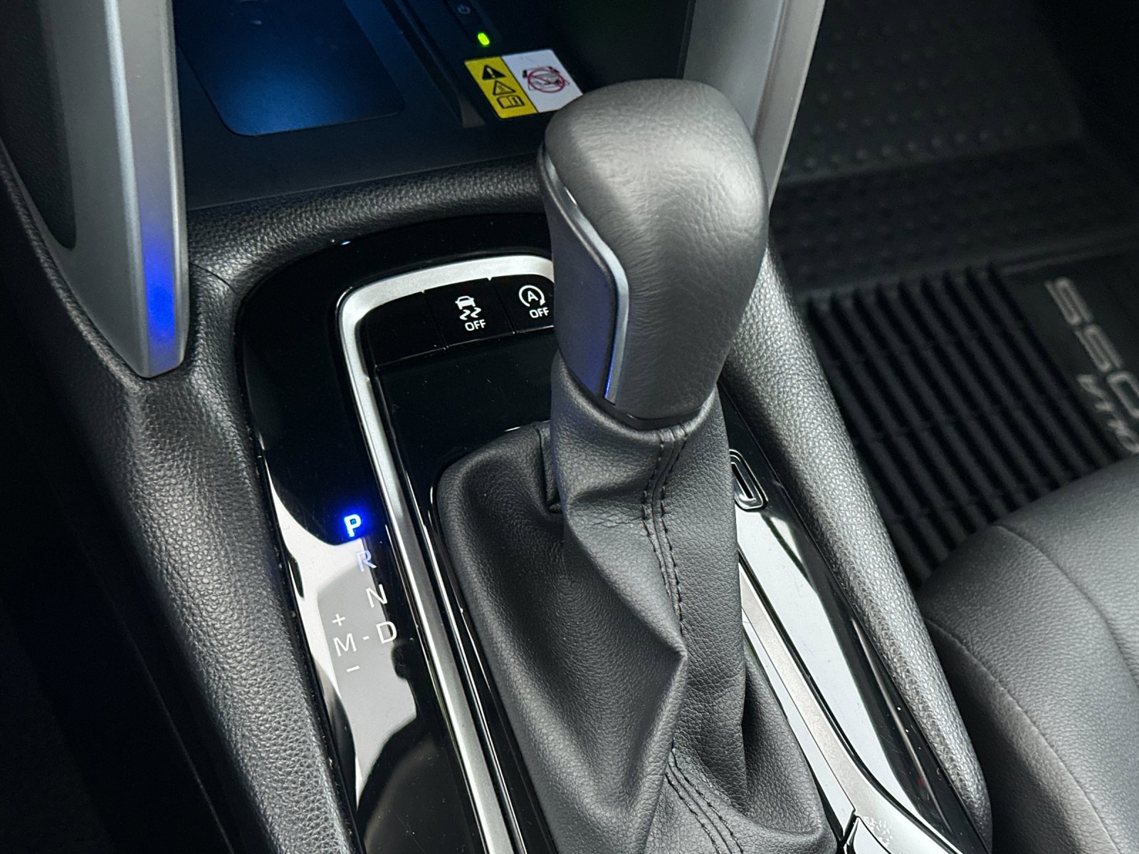 Used 2023 Toyota Corolla Cross XLE image 21