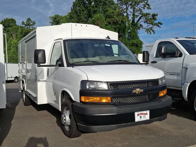 New 2024 Chevrolet Express 4500 w/ Driver Convenience Package RWD image 2