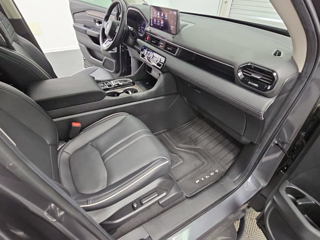Used 2026 Honda Pilot Elite image 42