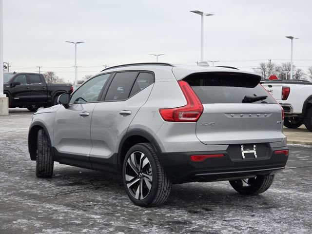 Used 2025 Volvo XC40 B5 Plus image 25