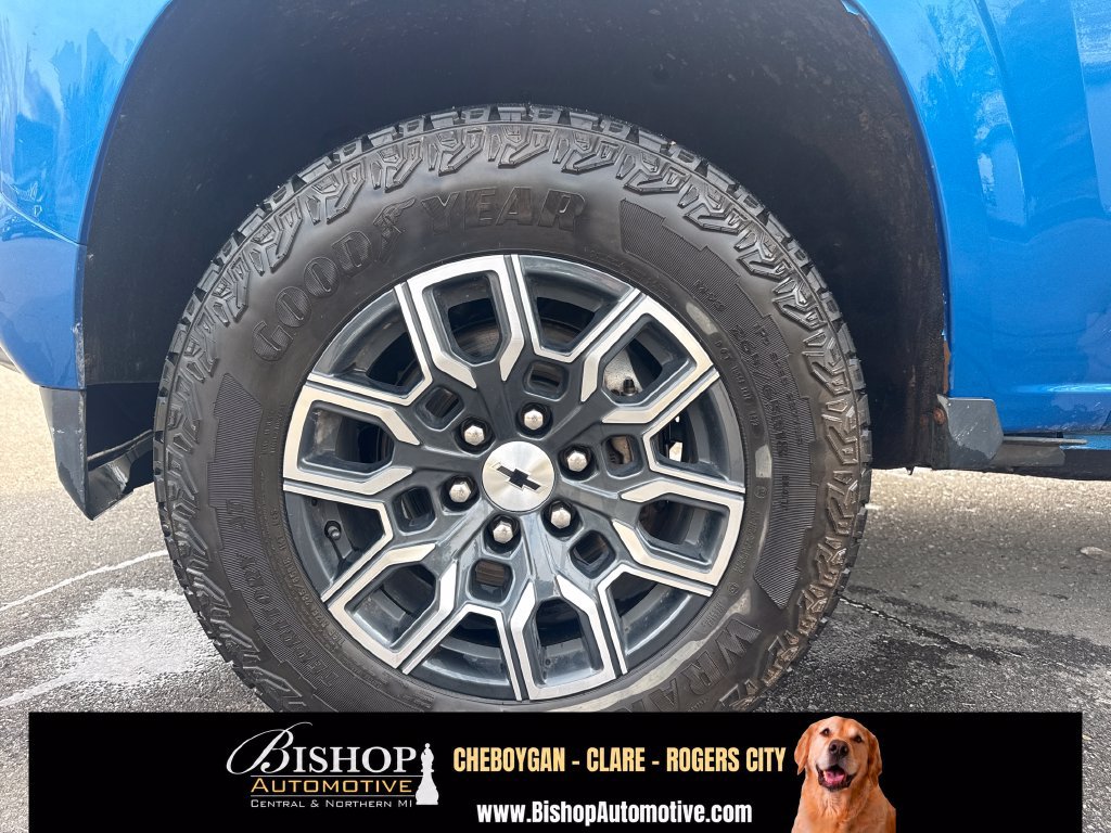 Used 2023 Chevrolet Colorado Z71 w/ Z71 Convenience Package 2 AWD/4WD image 17