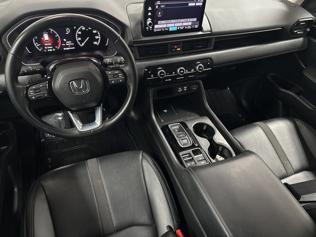 Used 2025 Honda Pilot Touring image 13