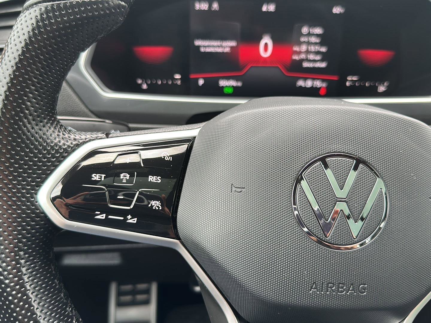 Certified 2023 Volkswagen Tiguan SE R-Line AWD/4WD image 26