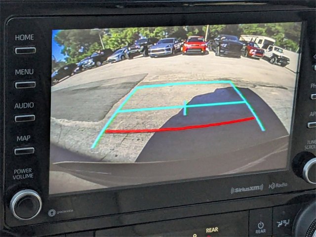 Used 2020 Toyota Highlander XLE image 28