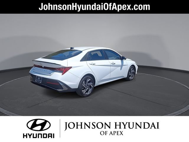 Certified 2025 Hyundai Elantra SEL FWD image 9