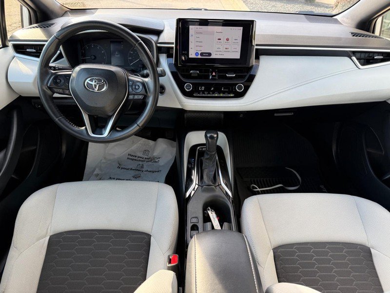 Used 2023 Toyota Corolla SE w/ SE Premium Package FWD image 12