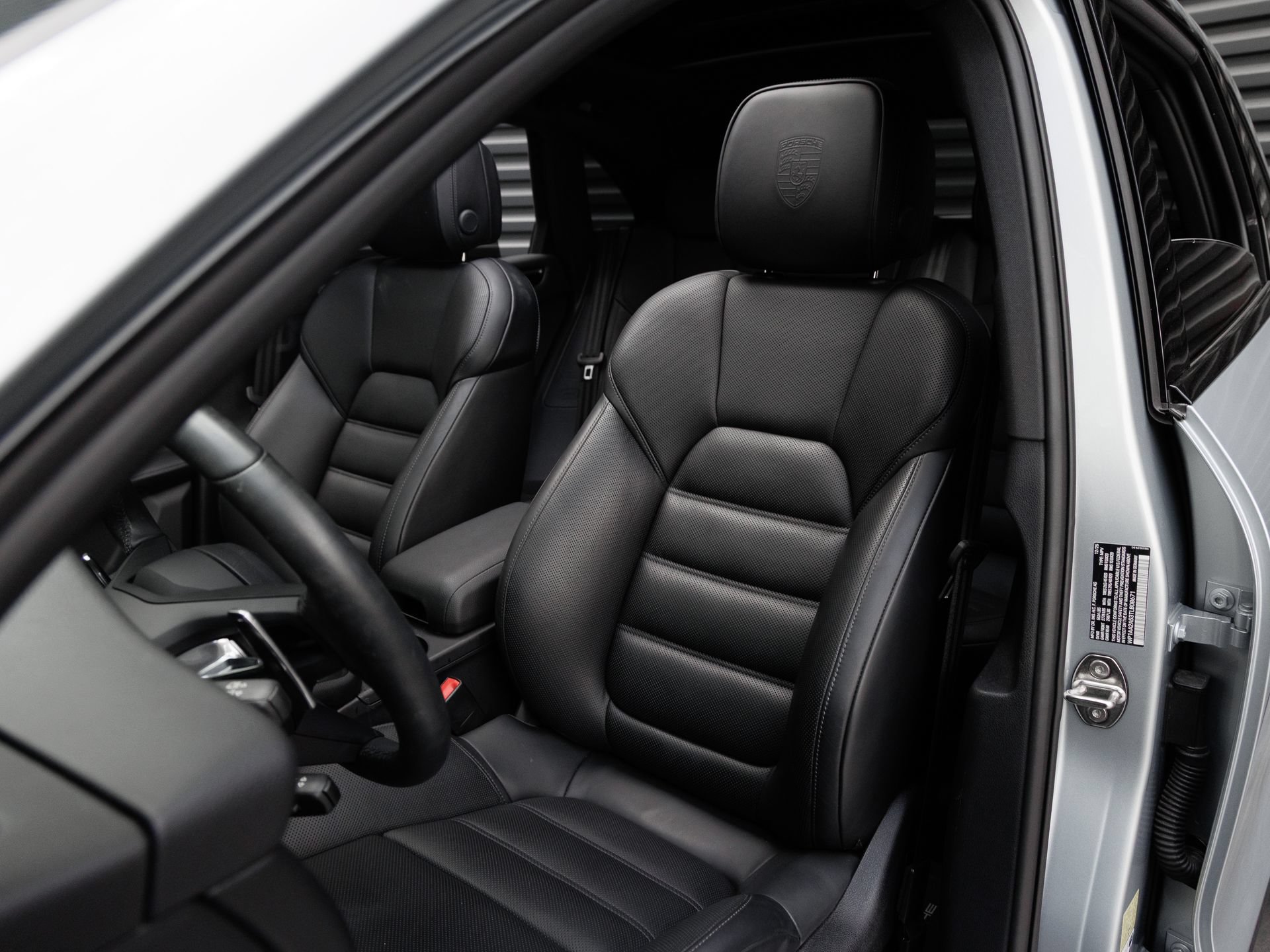 Certified 2026 Porsche Macan AWD/4WD image 5