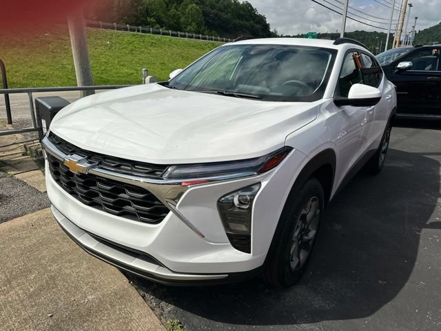 New 2026 Chevrolet Trax LT w/ LT Convenience Package FWD image 6