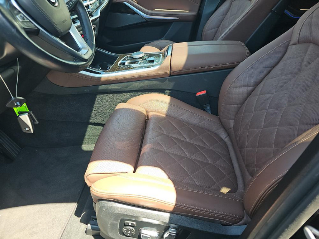 Used 2025 BMW X5 xDrive40i AWD/4WD image 4