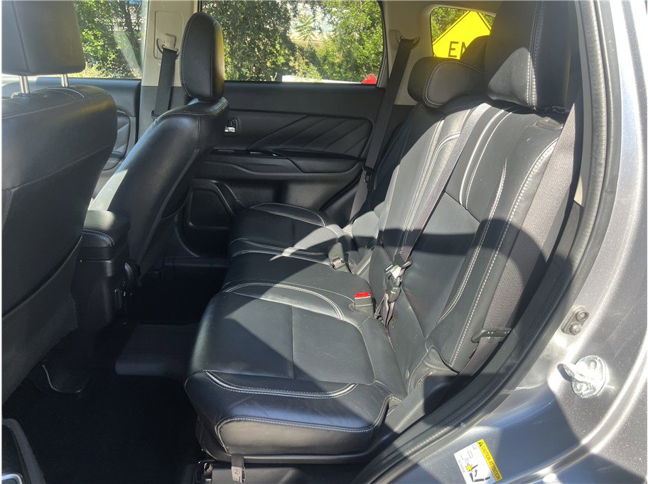 Used 2018 Mitsubishi Outlander GT AWD/4WD image 11