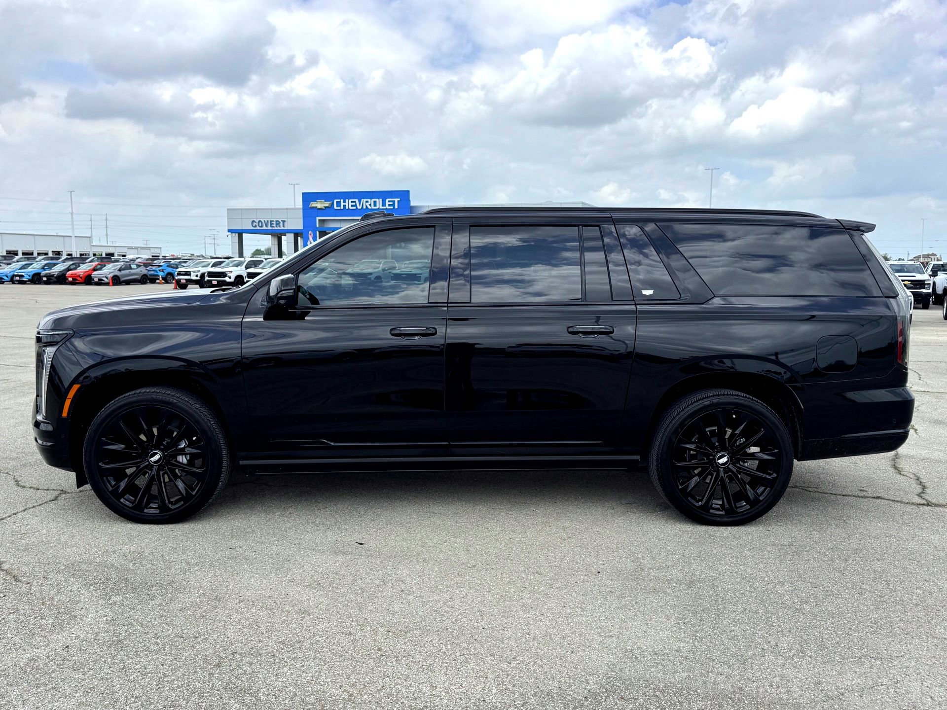 Used 2025 Cadillac Escalade ESV Sport Platinum image 13