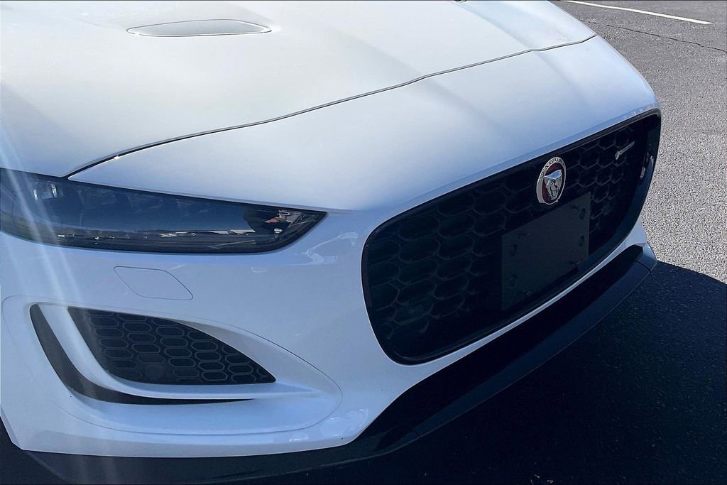 Used 2022 Jaguar F-TYPE R-Dynamic image 29