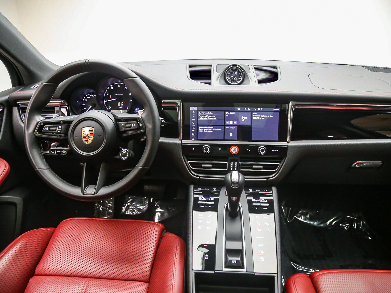 Certified 2026 Porsche Macan Turbo AWD/4WD image 16