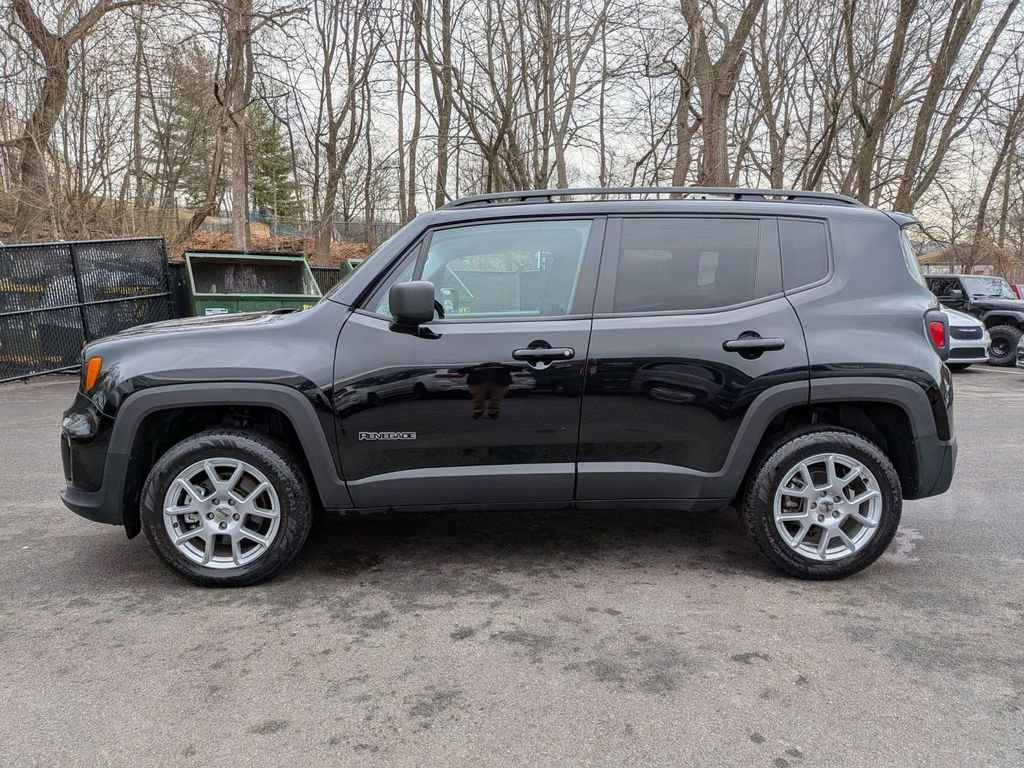 Used 2023 Jeep Renegade Latitude w/ Sun/Sound Group image 7