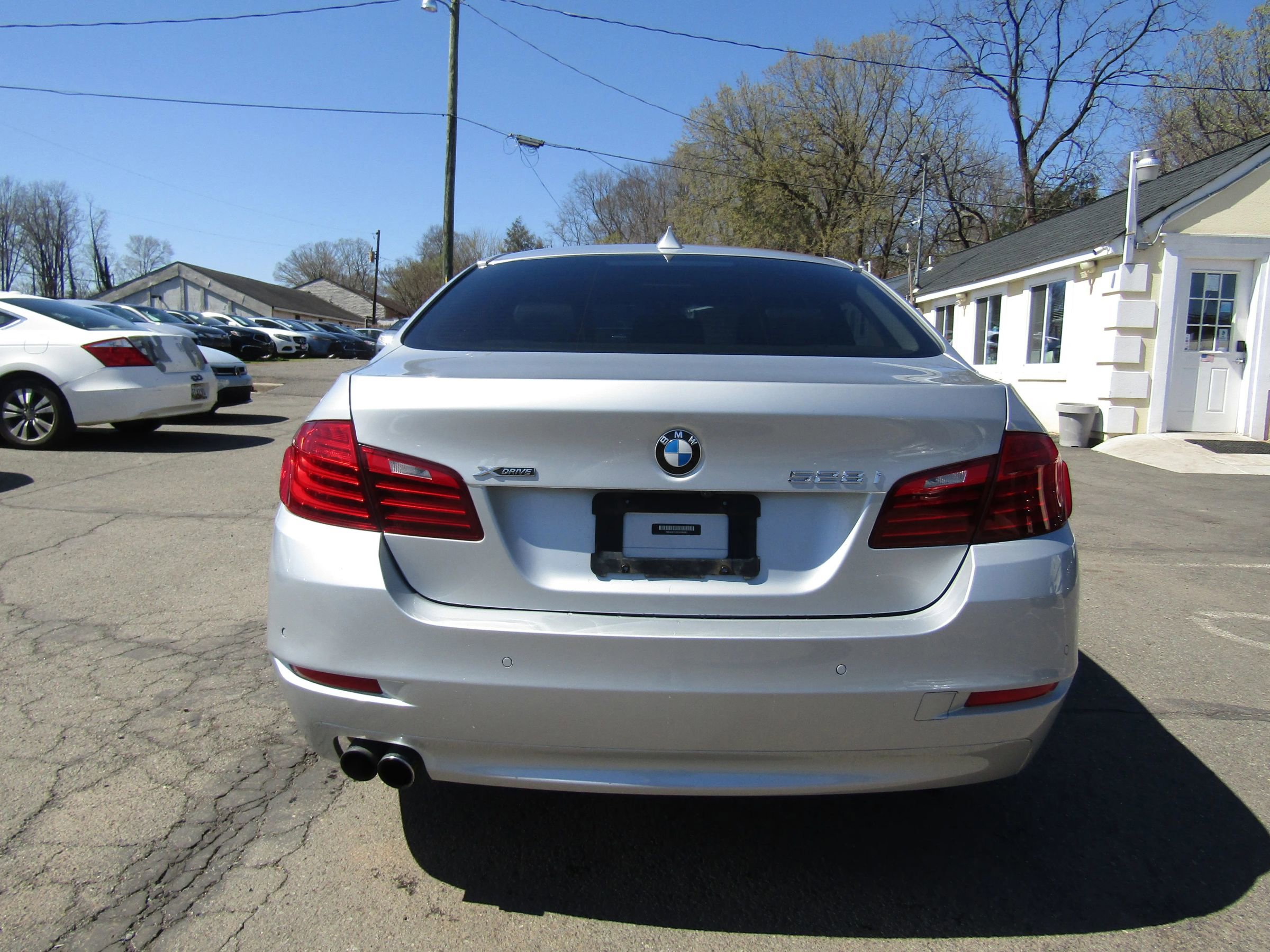 Used 2016 BMW 528i xDrive Sedan AWD/4WD image 6