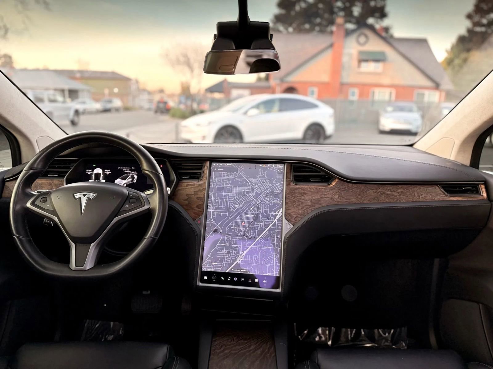 Used 2018 Tesla Model X 75D image 11