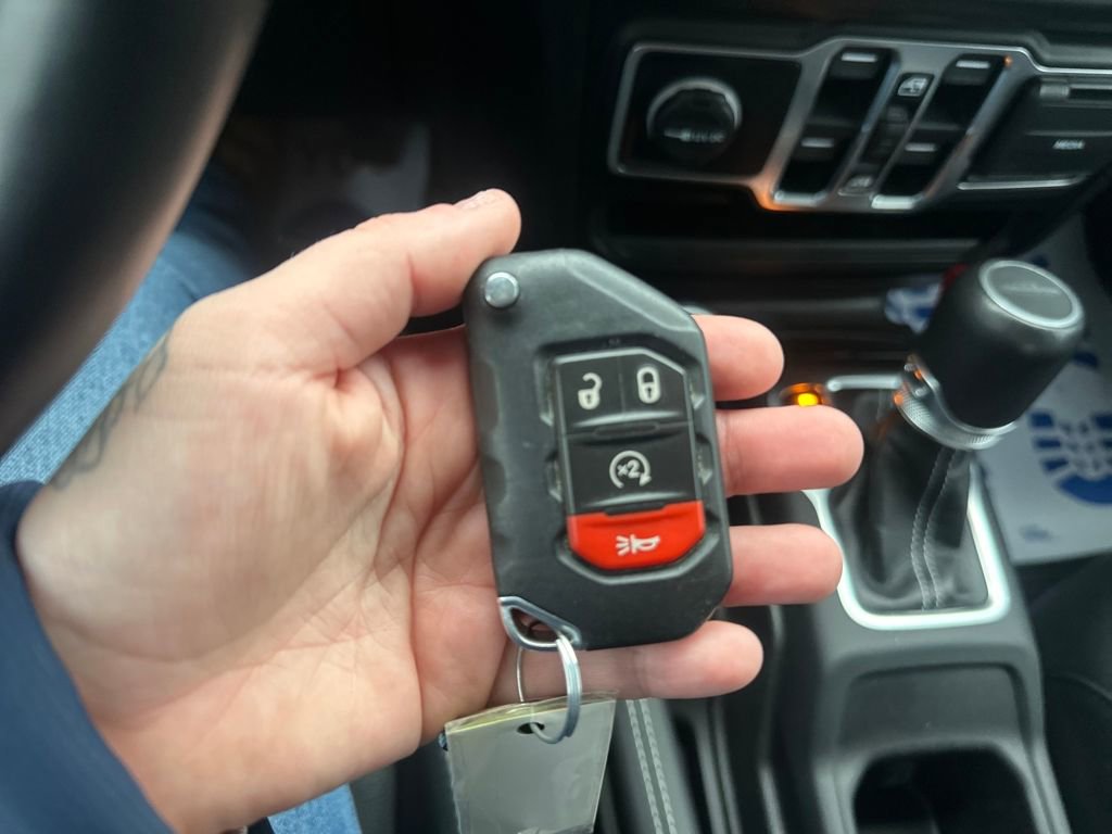 Used 2020 Jeep Gladiator Overland image 28