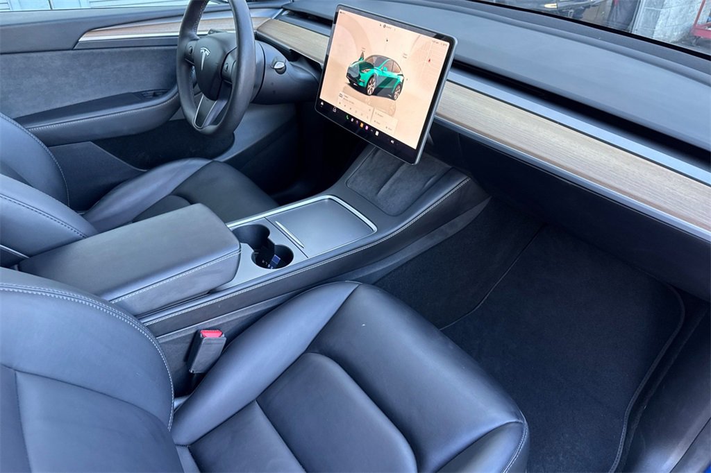 Used 2024 Tesla Model Y 2WD image 15