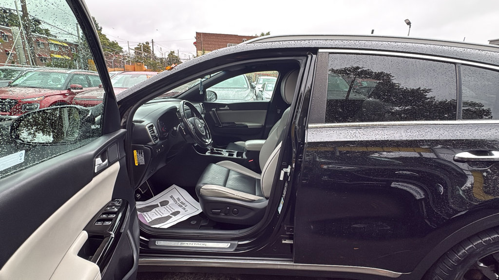 Used 2019 Kia Sportage EX w/ EX Sport Appearance Package AWD/4WD image 12