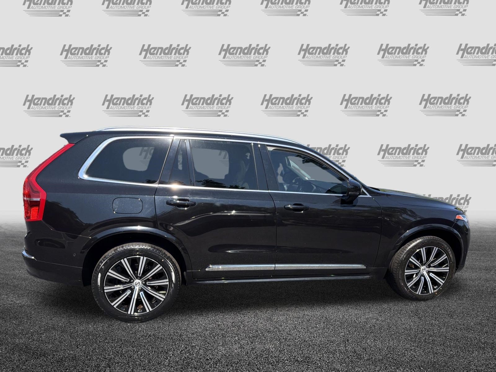 Certified 2023 Volvo XC90 B5 Plus AWD/4WD image 11