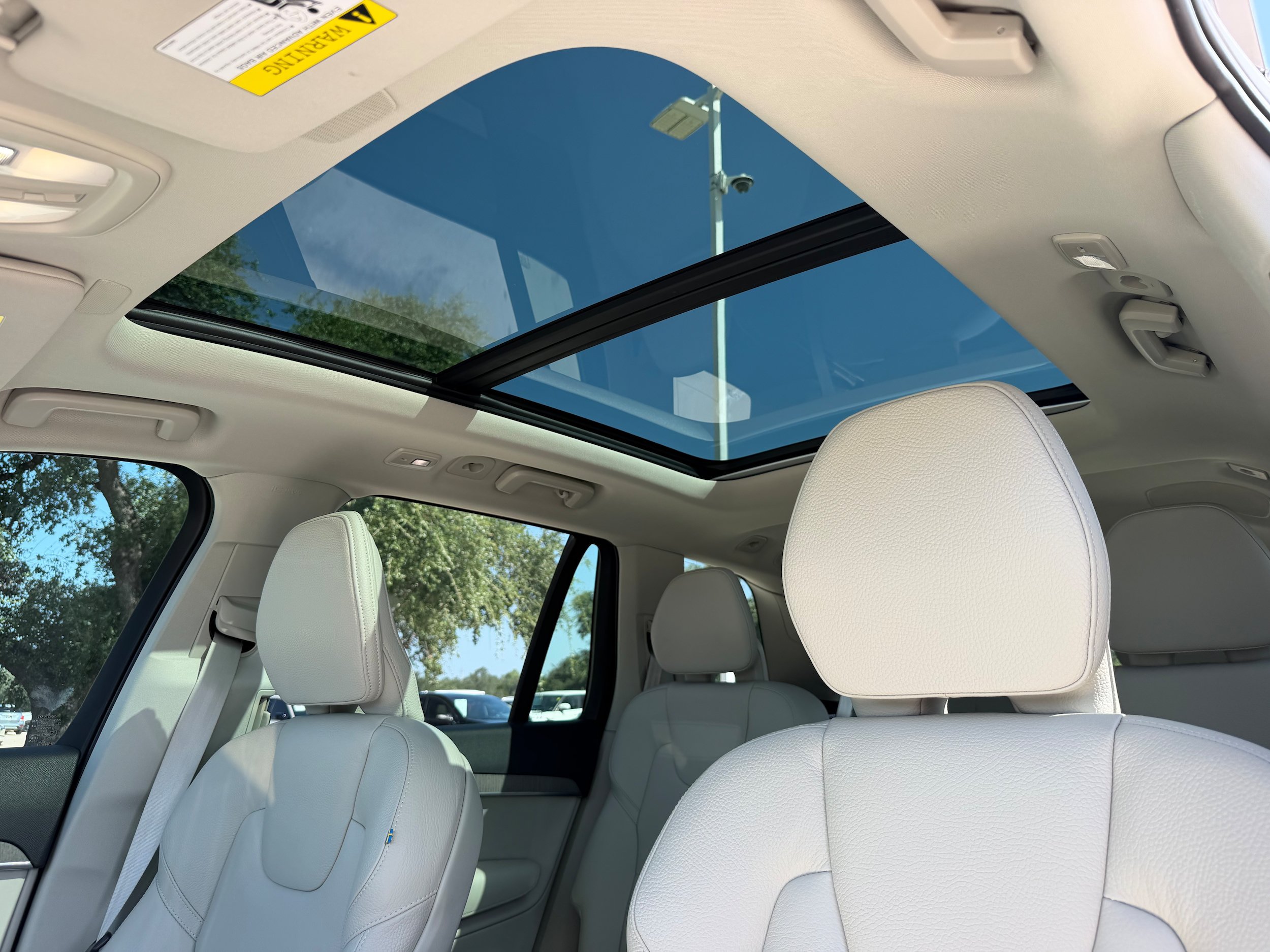 Certified 2025 Volvo XC90 T8 Plus w/ Protection Package Premier AWD/4WD image 26