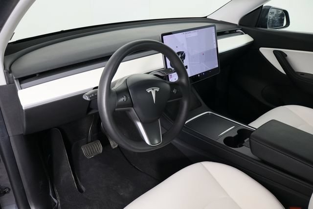 Used 2021 Tesla Model Y Long Range AWD/4WD image 26