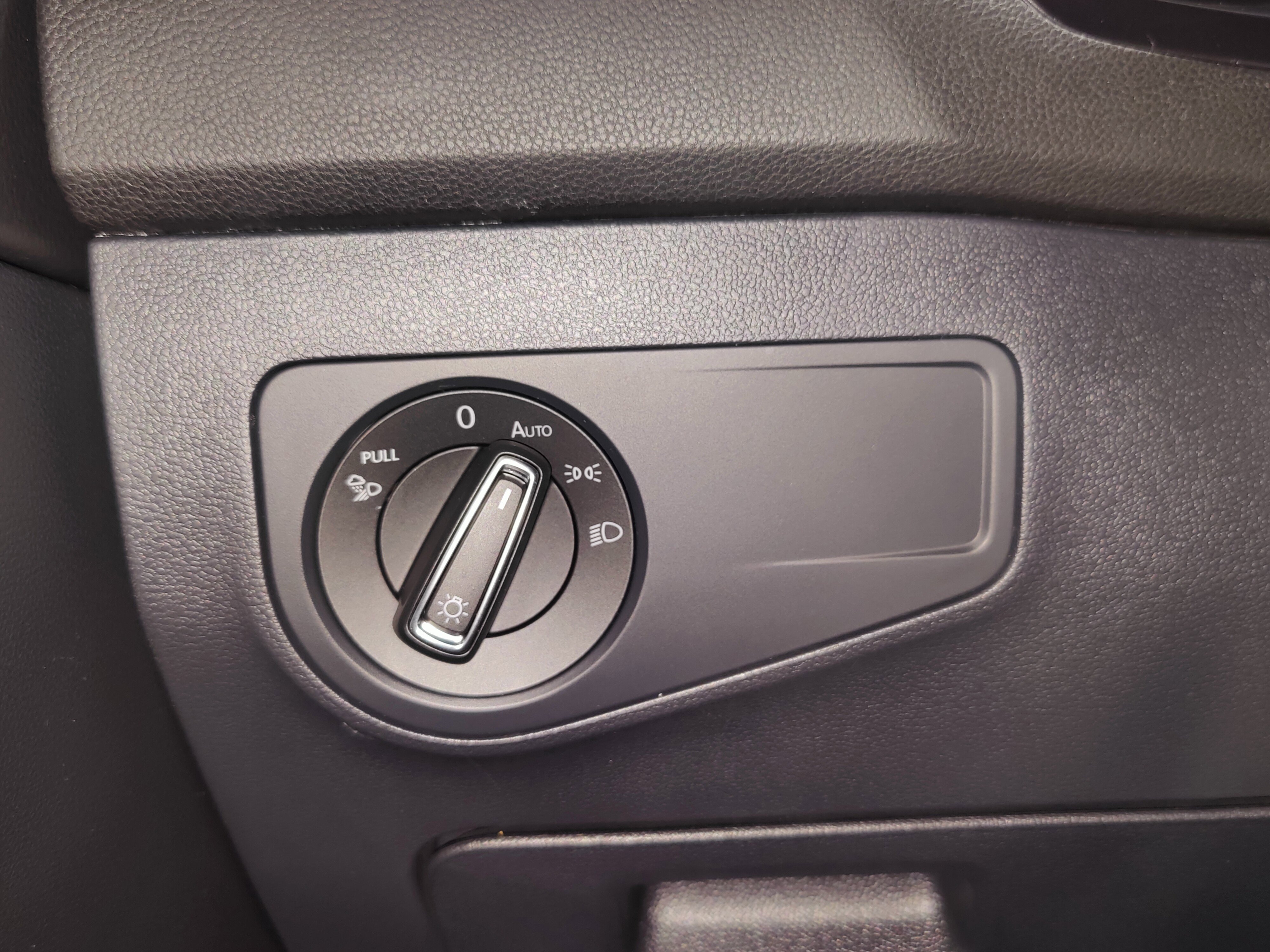 Used 2024 Volkswagen Tiguan SEL R-Line image 30